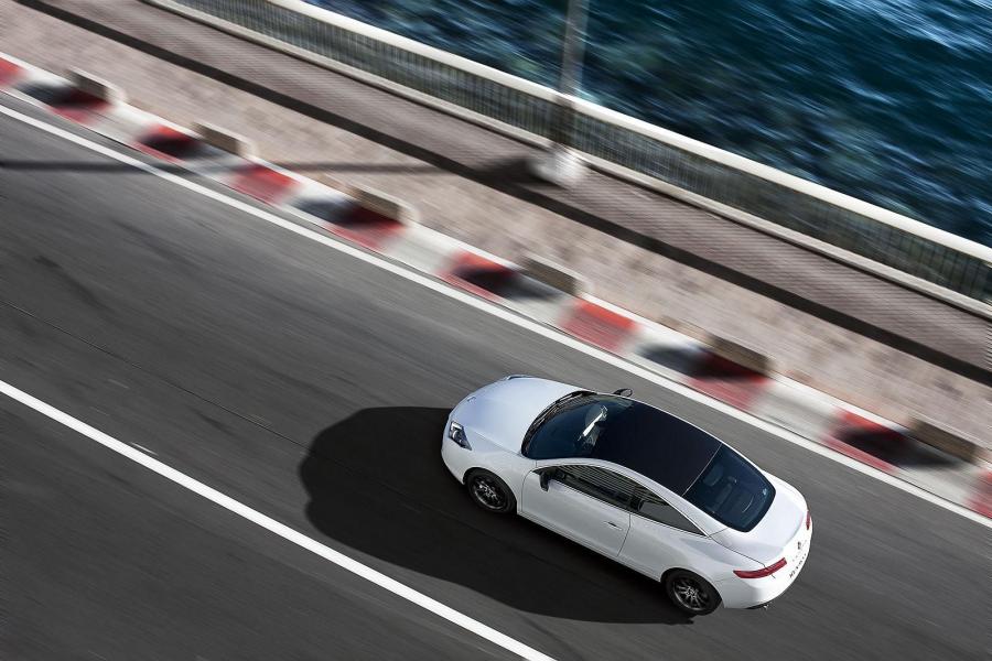  Renault Laguna Coupe 2012 года  (фото 11 из 17)